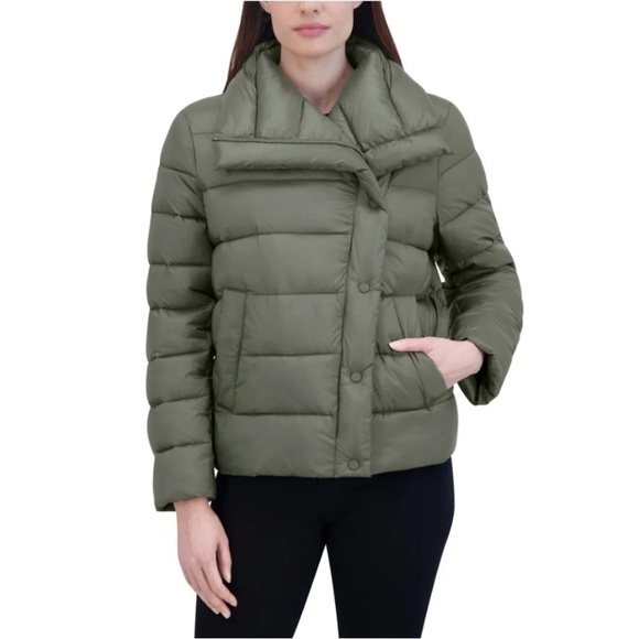 TAHARI Women's XL (12)
Asymmetrical Quilted
Puffer Jacket Packable
Green Zip - Picture 3 of 5
